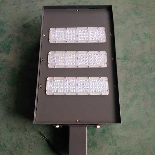 LED网球场灯具运动场馆灯具100W 模组型普瑞芯片，东棱驱动