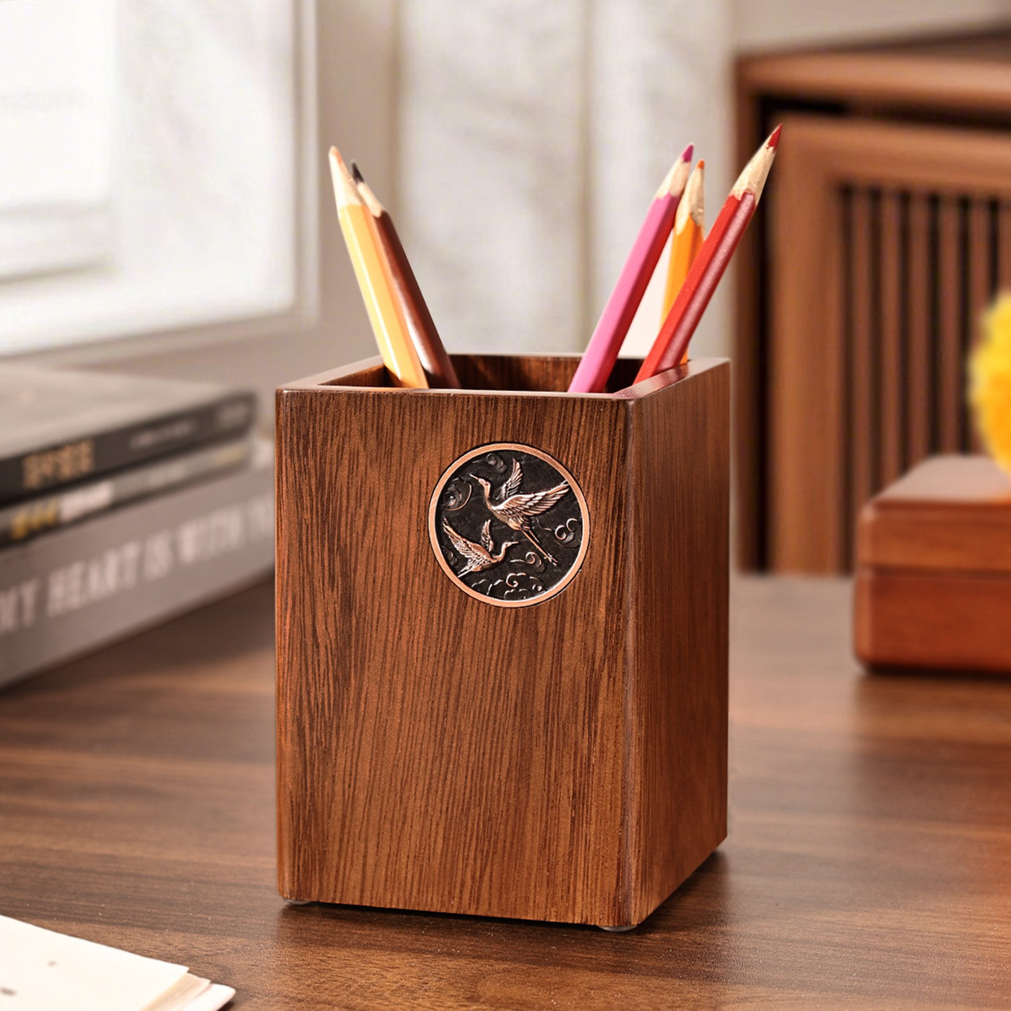 胡桃木笔筒家用办公室桌面收纳盒卧室化妆品收纳桶创意木质文具盒
