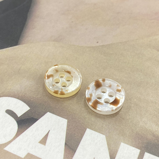 钮扣子把百搭POLO衫 圆形虎纹撞色宽边四眼树脂纽扣衬衫 钮扣小扣子