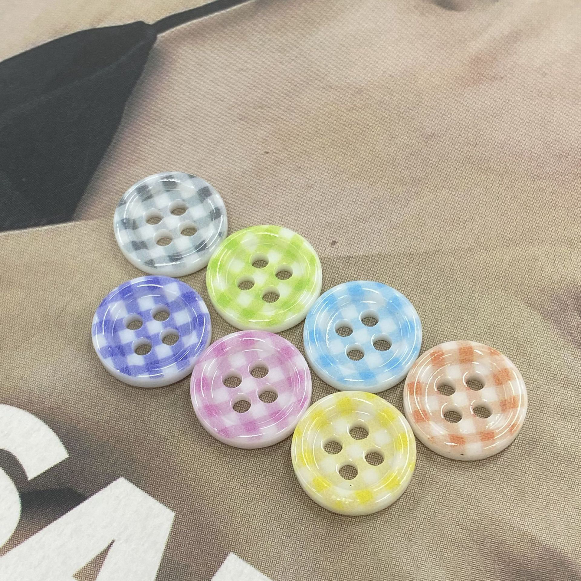 格纹撞色细边四眼树脂纽扣衬衫钮扣子可爱童装POLO衫钮扣小扣子