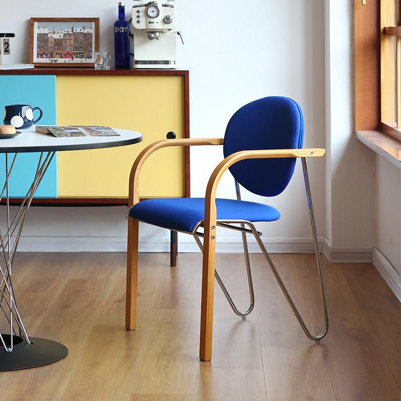 『号角屋欧 波多尔椅』BEDY北包豪斯中古家用可堆叠软包扶餐手靠