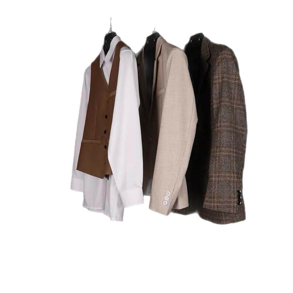驼色系样板房衣帽间男士饰品西服棕色样板房家居展厅衣柜软装装饰