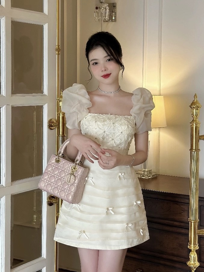 现货L越南服装LECOONG泡泡袖抹胸连衣裙高雅时尚性感甜美A字裙