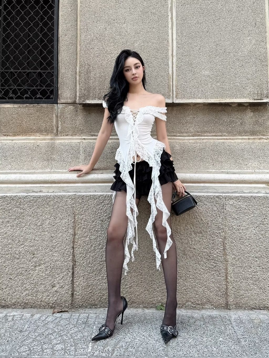 越南正品代购LSOUL蕾丝拼接一字肩不规则飘带上衣蛋糕裙辣妹套装