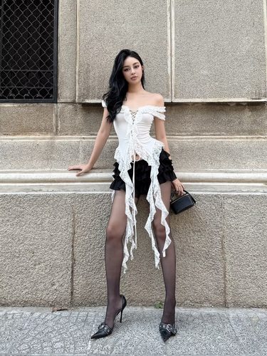 越南正品代购LSOUL蕾丝拼接一字肩不规则飘带上衣蛋糕裙辣妹套装