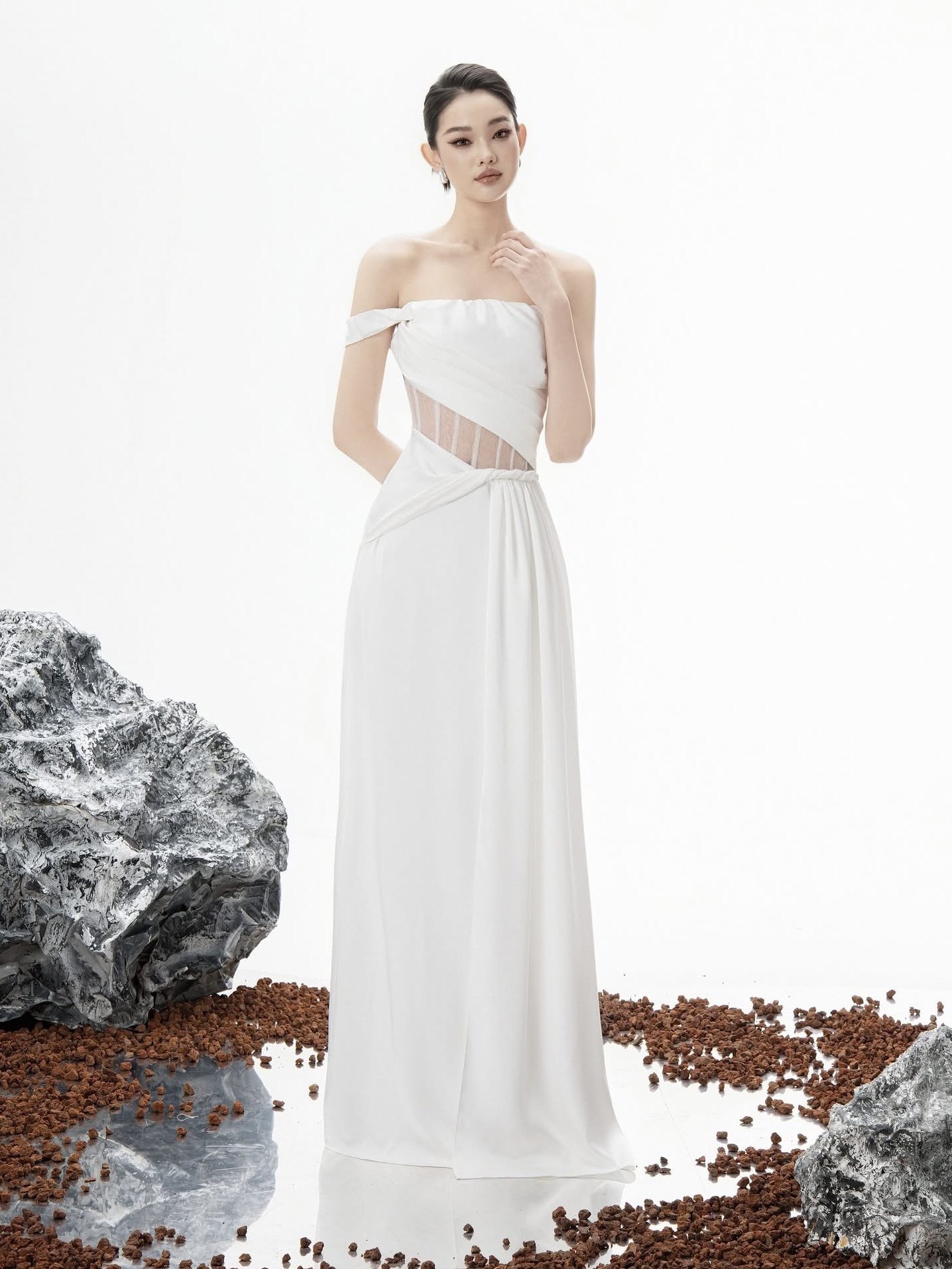 越南正品代购BYDI抹胸拼接连衣裙高档气质名媛设计感长款礼服