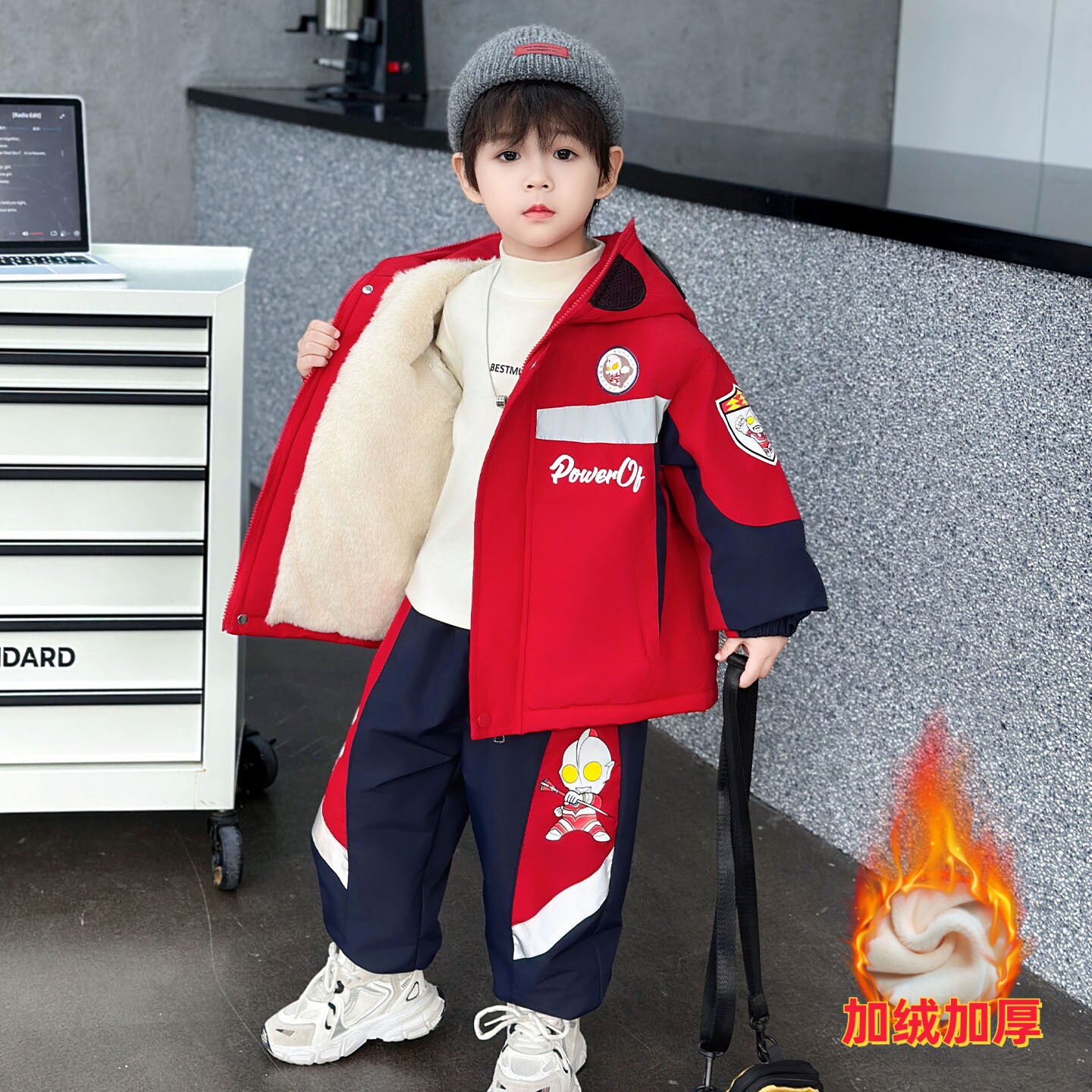 亮灯男童加绒套装经典奥特曼衣服