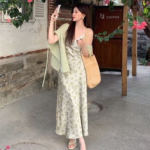 甜美小清新碎花高腰吊带连衣裙纯欲V领度假长裙子女88178 2025春款