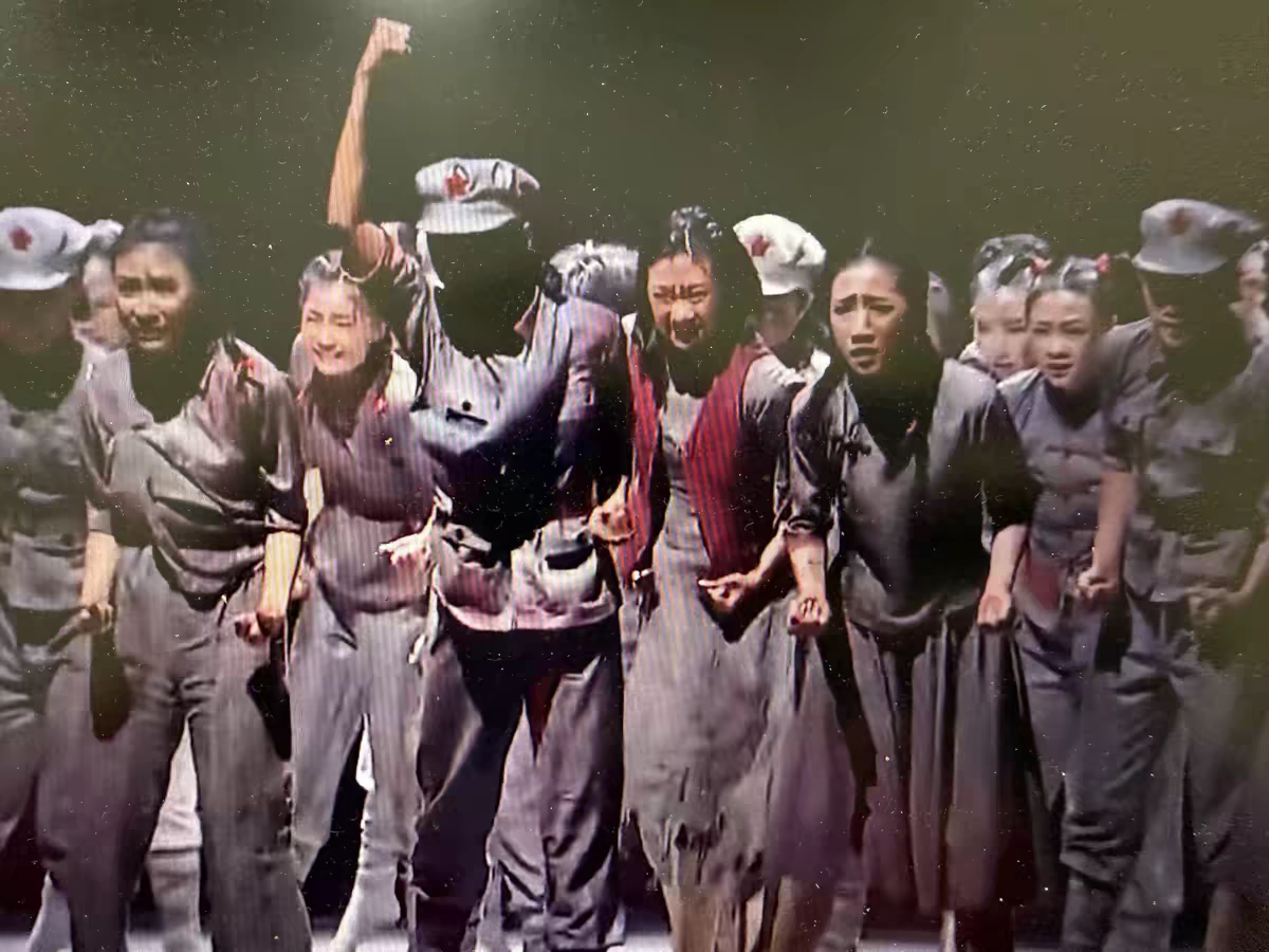 红色革命主题舞蹈群舞她在丛中笑舞蹈服装做旧棉麻现货
