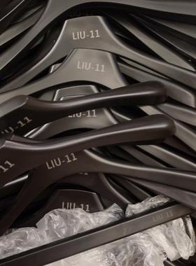 白色实无木22151衣架料服装专用奶塑仿木米防滑衣撑衣服挂店痕裤架