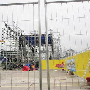 出口镀锌网片临护工可移动护栏注水橙色栏底座镀锌管网片352施时