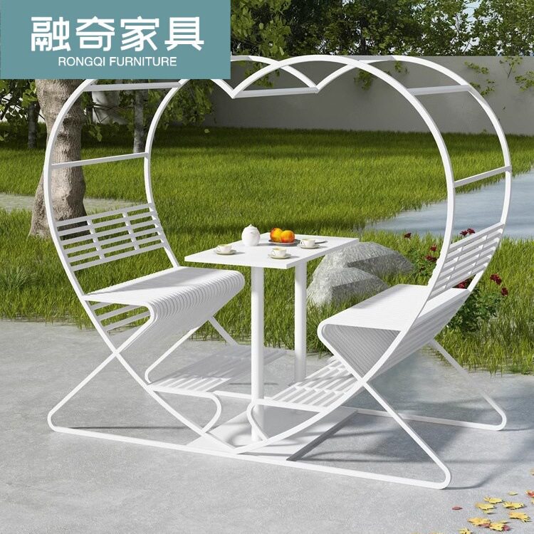 户外爱心秋千椅庭院装饰品景区网红景点民宿摆件餐厅情侣心形桌椅