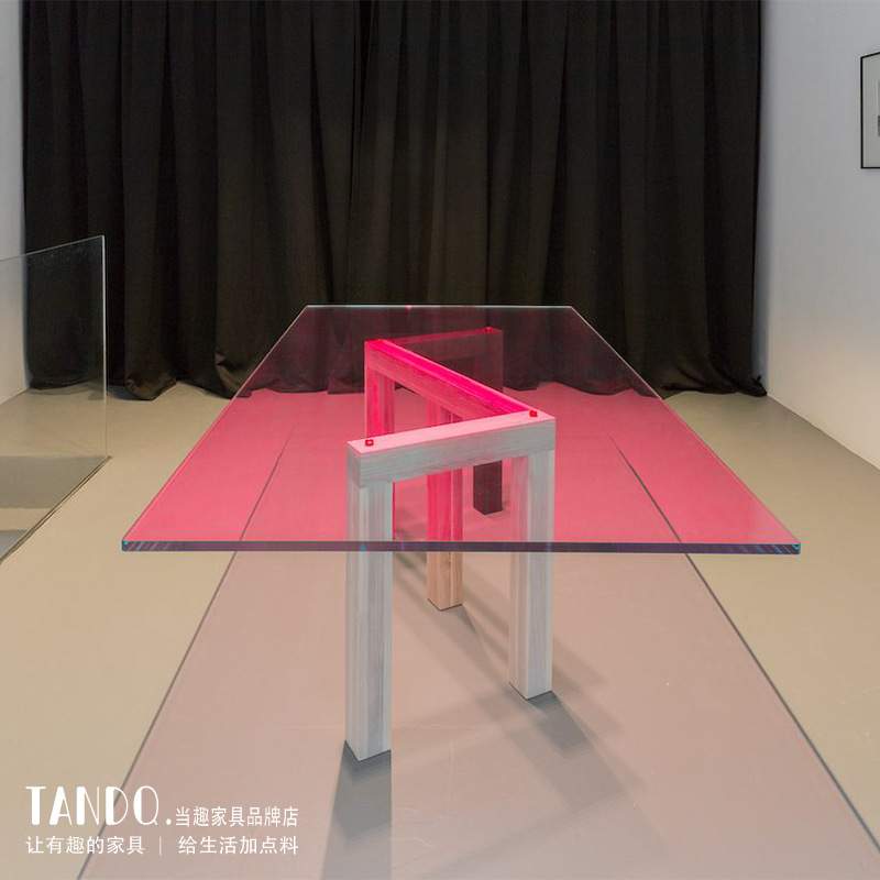 Penrose Dinner Table 意式极简餐桌 中古风 彩色玻璃洽谈桌 设计