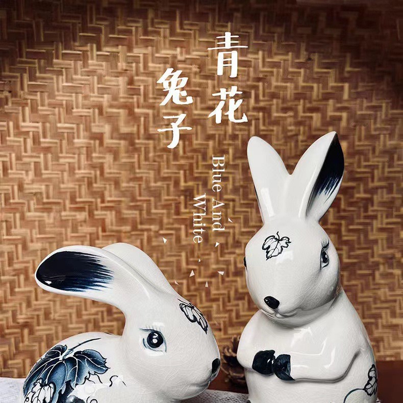 工厂直销 创意年货冰裂釉青花兔子摆件家居装饰品生日节日礼物