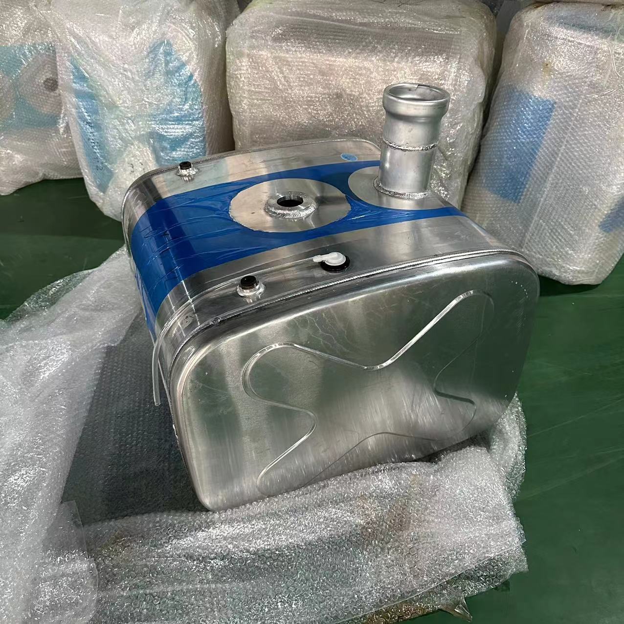 厂家现货轻卡铝合金油箱长57cm宽60cm高42cm改装油箱异型油箱