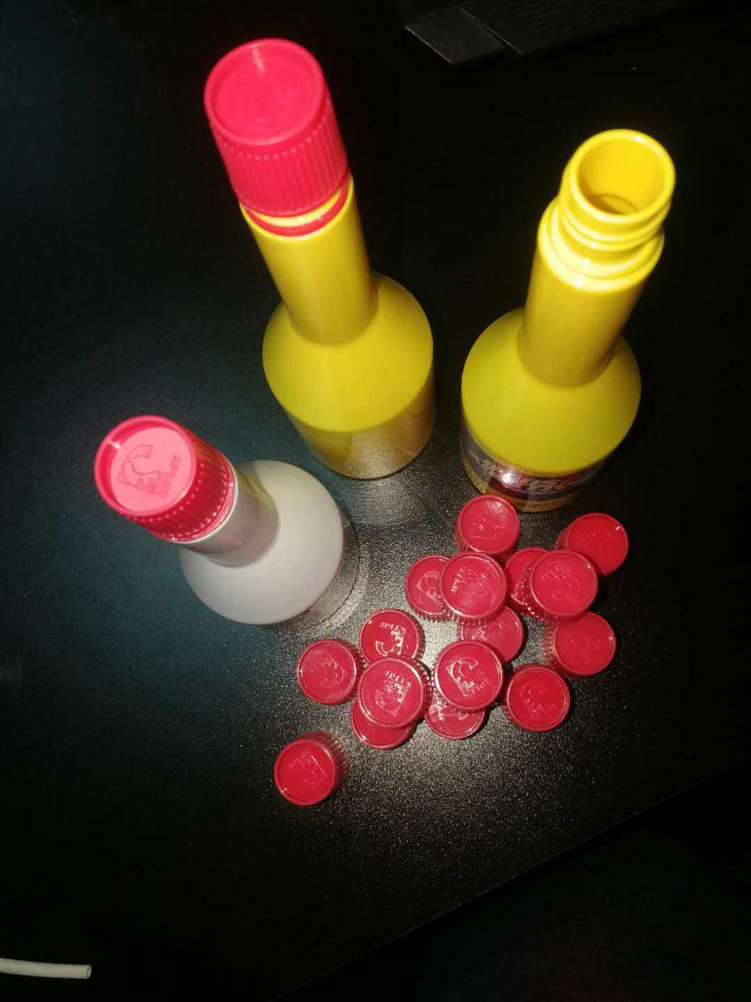 供应切环机。防盗瓶盖切环机。异形切环机。全自动注塑机塑料瓶
