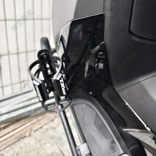 适用天鹰TX150踏板摩托车保险护杠改装配件骑行水杯壶饮料瓶支架