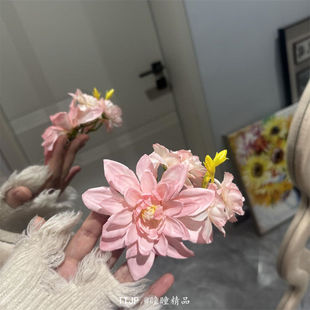 早春款甜美新中式温柔粉色花朵发夹复古盘发丸子头簪花氛围感发饰