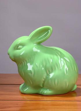 绿色兔子小摆件陶瓷风水办公家居摆设品小创意客厅书架招财装饰品