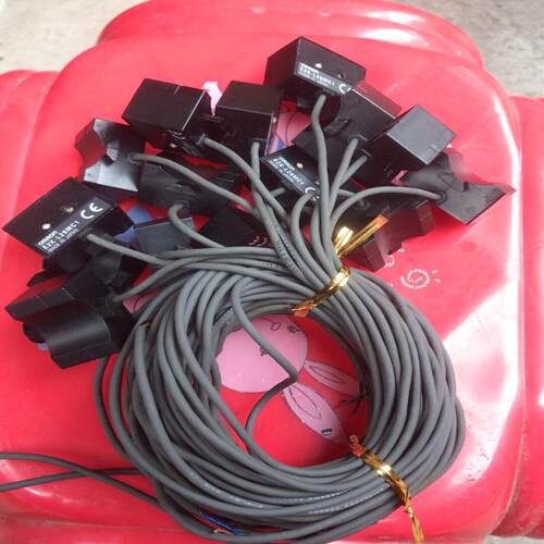 议价OMRONE2K-L26MC1接近开关实物拍可维修
