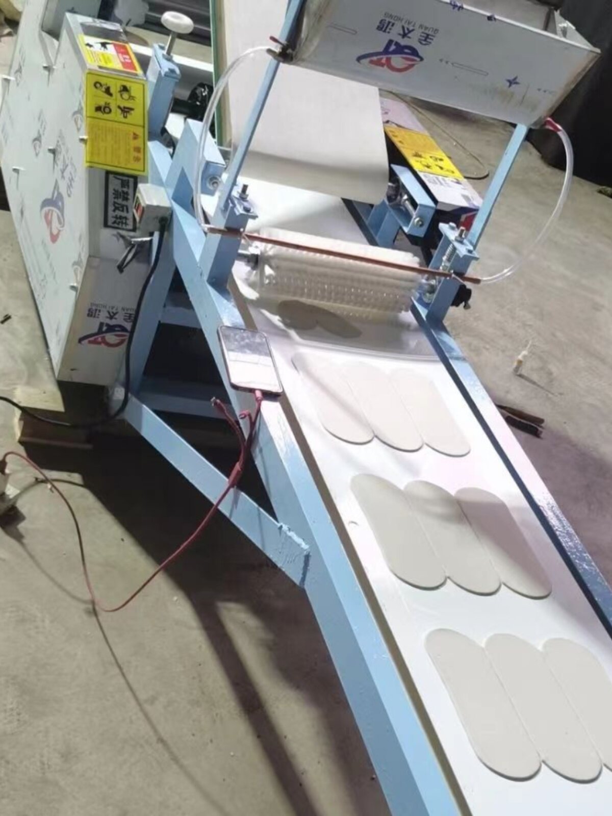 全自动烩面胚机器饭店烩面机商用烩面压片机烩面片坯成型机扯面机