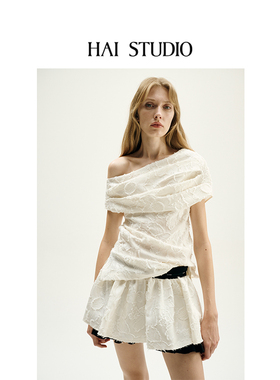 HAI STUDIO 2025春夏女提花斜肩上衣 优雅露肩短袖上衣淡人小众