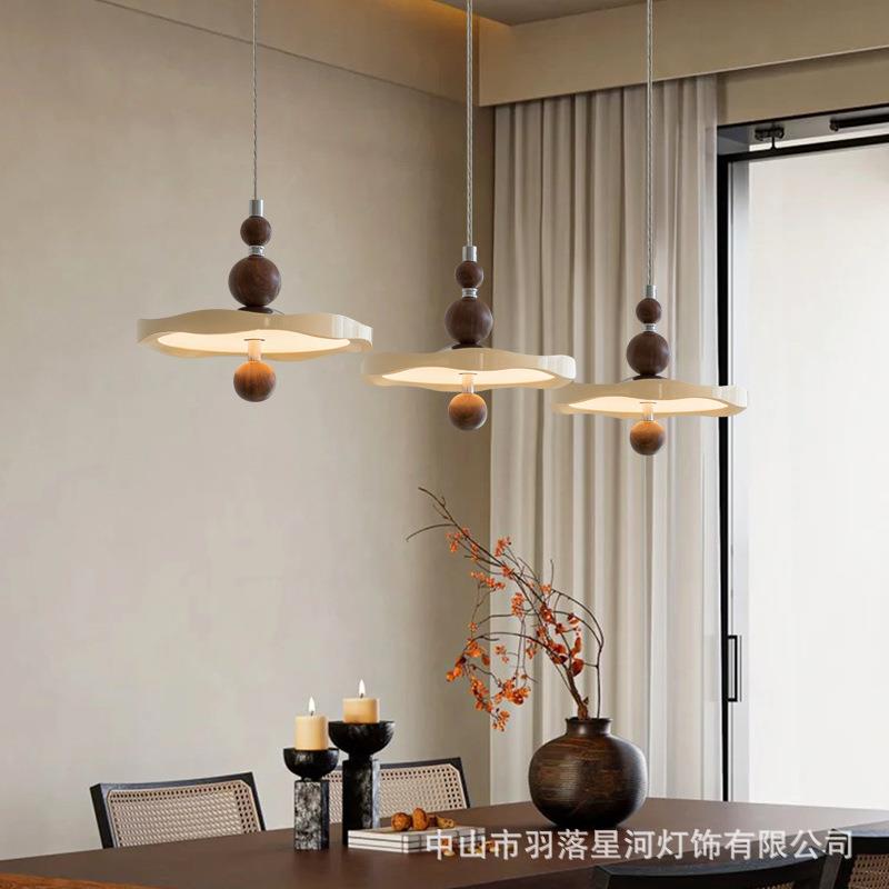 餐厅吊灯法式奶油诧寂风创意简约餐桌高级感灯具LED中山简约