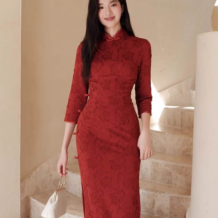 婚礼新娘结婚少女订婚晨敬酒服拍礼服酒红色旗袍连衣裙长袖新中式