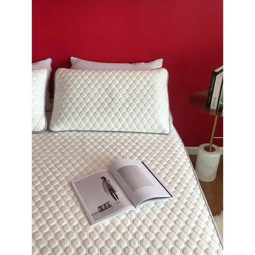 一触即凉进口冰丝高端硅胶空调席可机洗防刮划天然乳胶凉席三件套