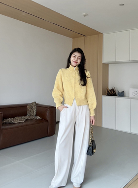 张阿星【薄荷柠檬】显白嫩黄色高领加厚针织上衣+气质百搭弯刀裤