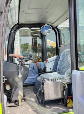 出机口德国503920四驱铲车多用型小S型装载 矮脚虎 系列轮式推土