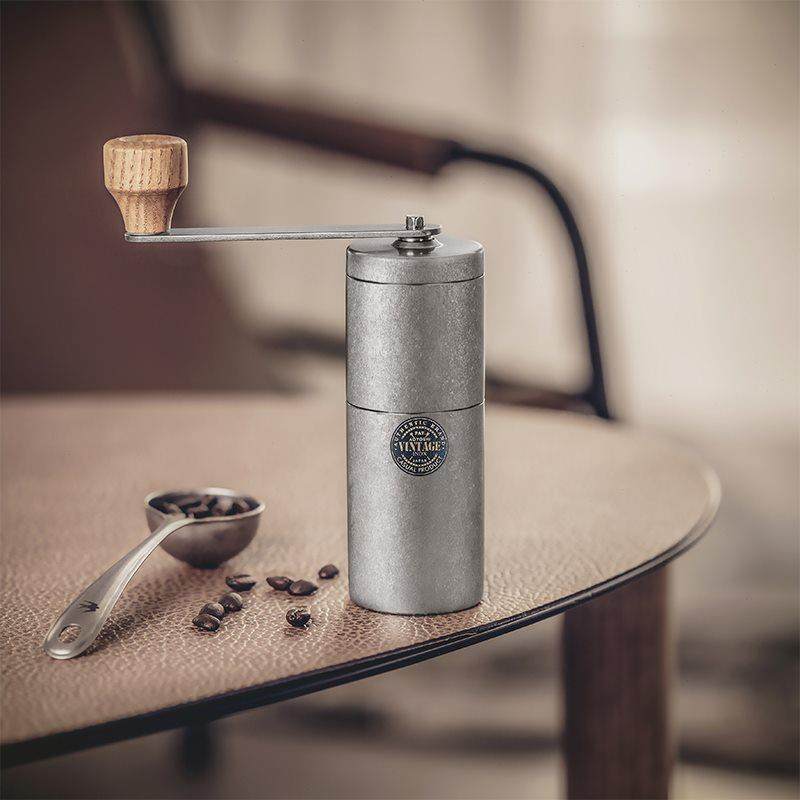 日本进口青芳制作所 aoyoshi复古手摇磨豆机咖啡磨豆器研磨机便携