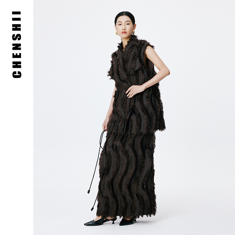 CHENSHII官方 2026春夏新款时尚设计感个性披肩翻领廓形马甲女