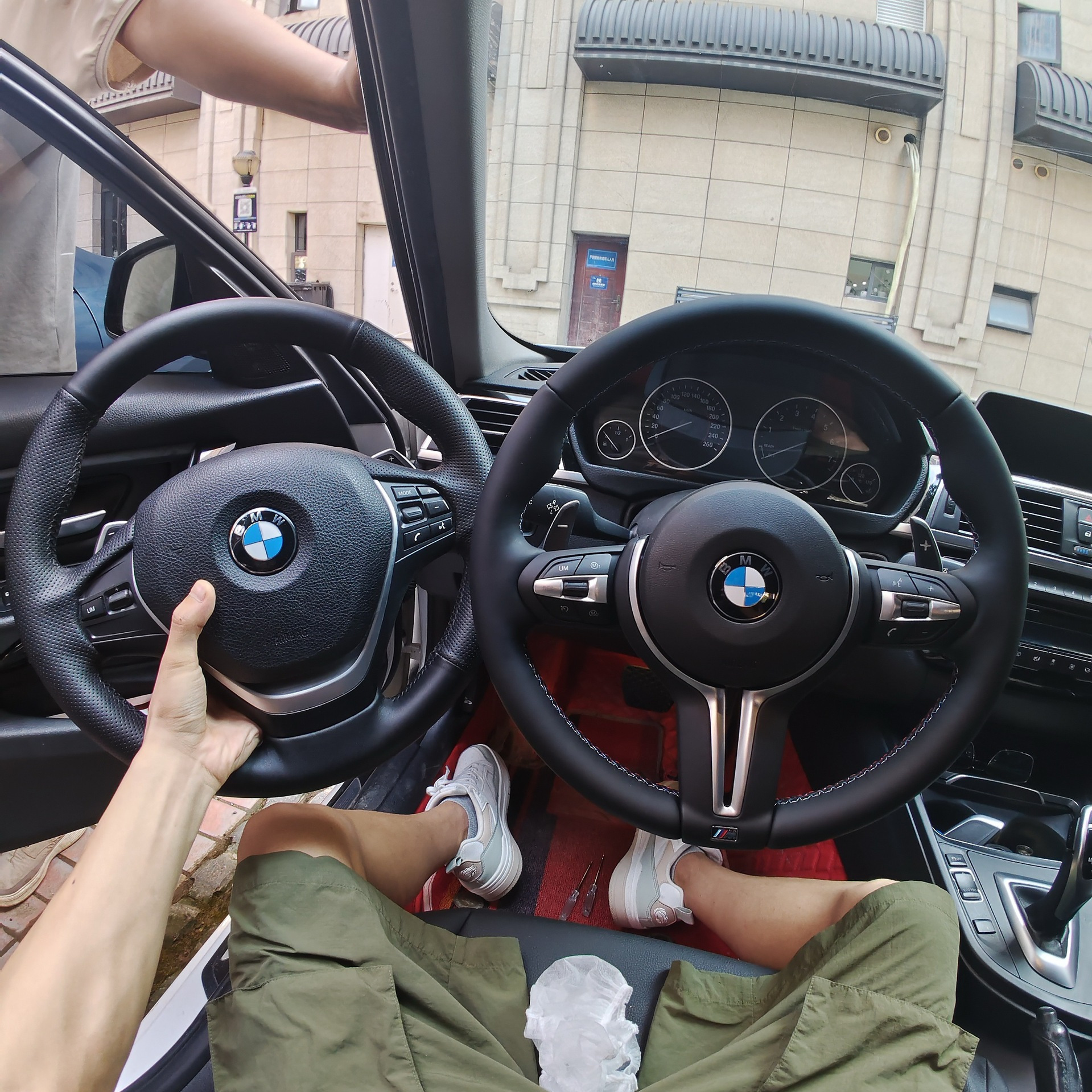 薛莹适用于F底盘改装丁字方向盘总成1系2系3系5系7系X1X2X3X4X5X6