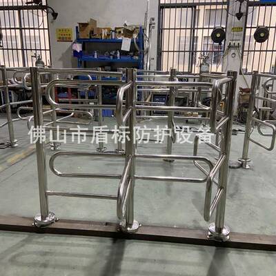 车站小门入口禁行器不锈钢三叉栅栏杆挡臂防尾随单项通道转闸