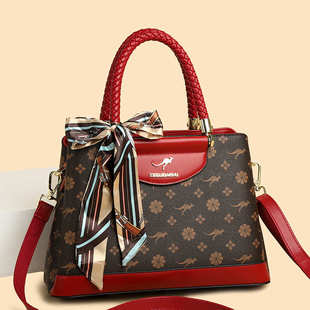 适合妈妈用的包包女大容量日常通勤百搭新2024年爆款出门方便携带