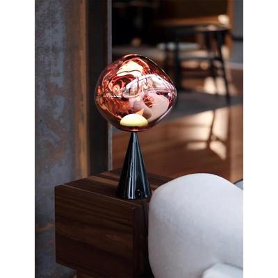 英国 Melt 火山熔岩台灯设计师北欧艺术卧室床头灯创意桌面氛围灯