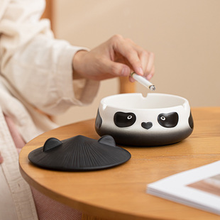 萌趣熊猫烟灰缸陶瓷可爱家用客厅创意大号高级感办公室带盖烟灰缸