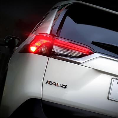 适用海外版丰田RAV42019改装LED尾灯全灯化装置