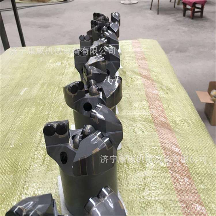 煤矿井下探水探瓦斯用三翼金刚石钻头工程用烧结体金刚石钻头