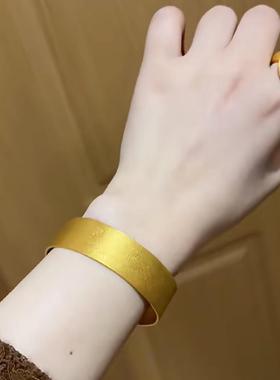 黄金色拉丝宽版开口手镯独特个性时尚复古中古简约百搭新款手环