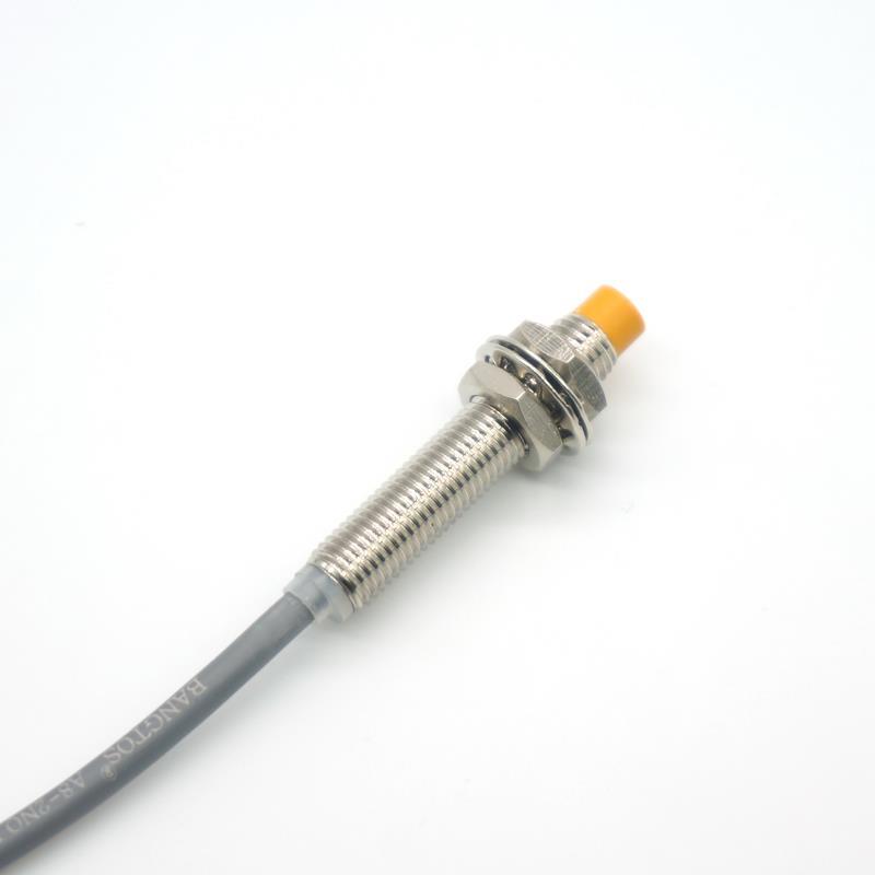 邦拓斯M8接近开关三线电感式24V常开NPN/PNP感应金属A8-2NO传感器