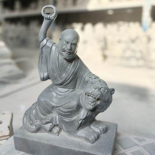 石雕罗汉摆件青石降龙伏虎罗汉石头一体整石雕刻寺庙神像家用摆件