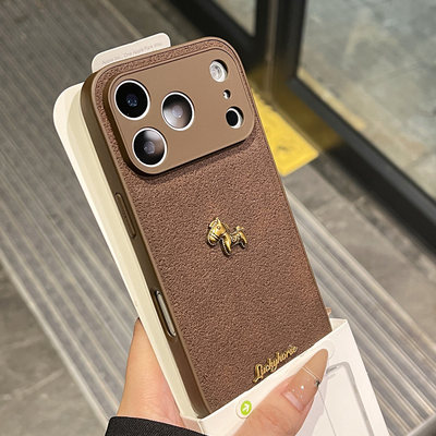 高级感棕色皮纹立体金小马