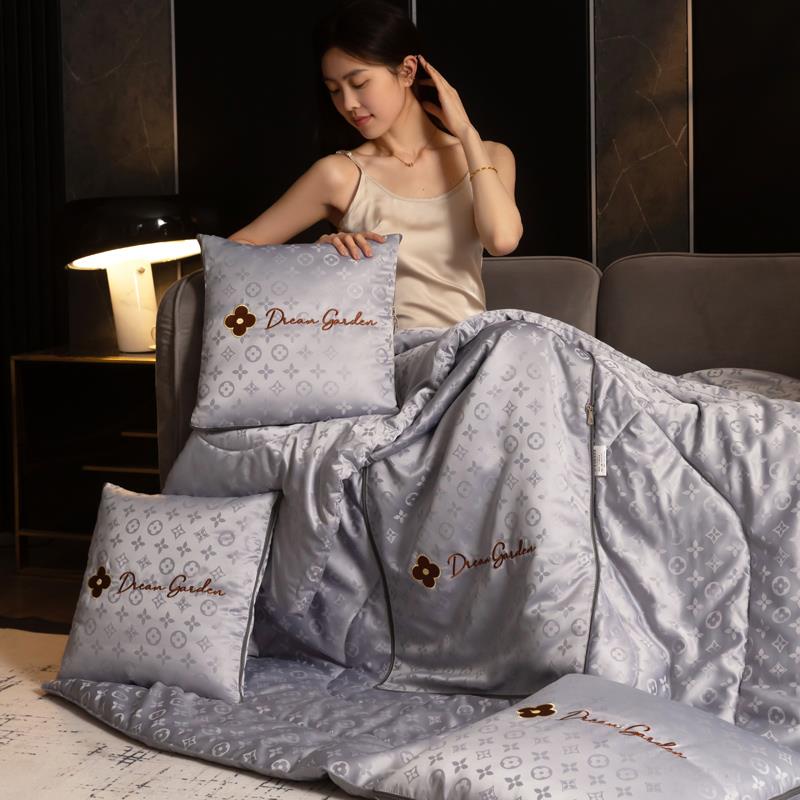 新款贡缎提花抱枕被子两用办公室折叠午睡枕头毯子二合一沙发靠垫