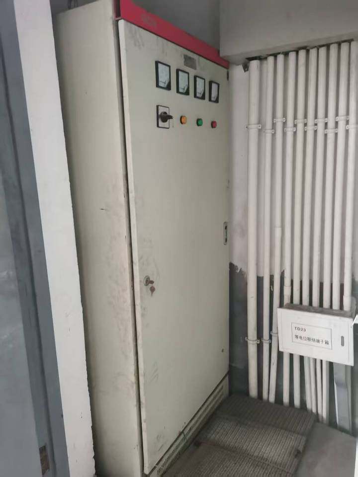 1 月8日杭州橡塑公司厂区内拆房、清运工程承包权（含部分附属设施设备）网络拍卖公告