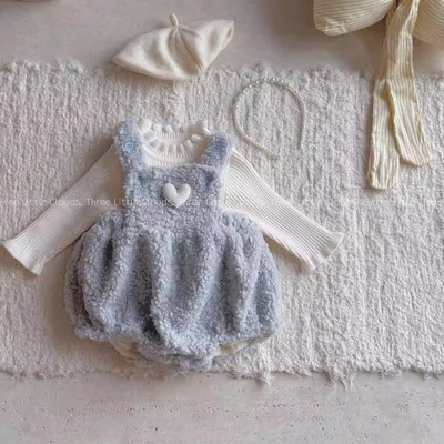 婴儿冬季爬服加绒背心裤毛衣套装
