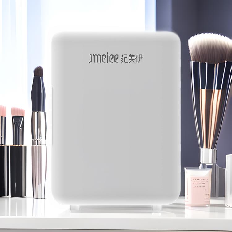 4L迷你化妆品小冰箱美妆家用小型车载冰箱冷暖两用半导体制冷热