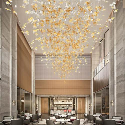 制作非标工程酒店大堂售楼部沙盘水晶枫叶扭叶楼梯大型吊灯创意