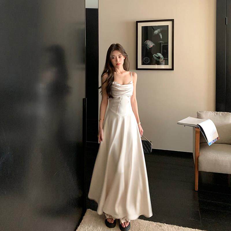 但你uty25-34ou 白b吊带洋装新款缎面瘦收腰轻色奢高级感订显婚礼